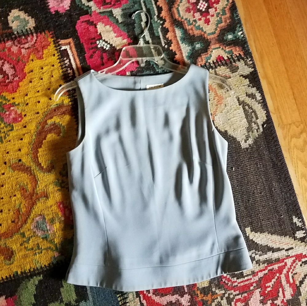 Sleeveless shirt
